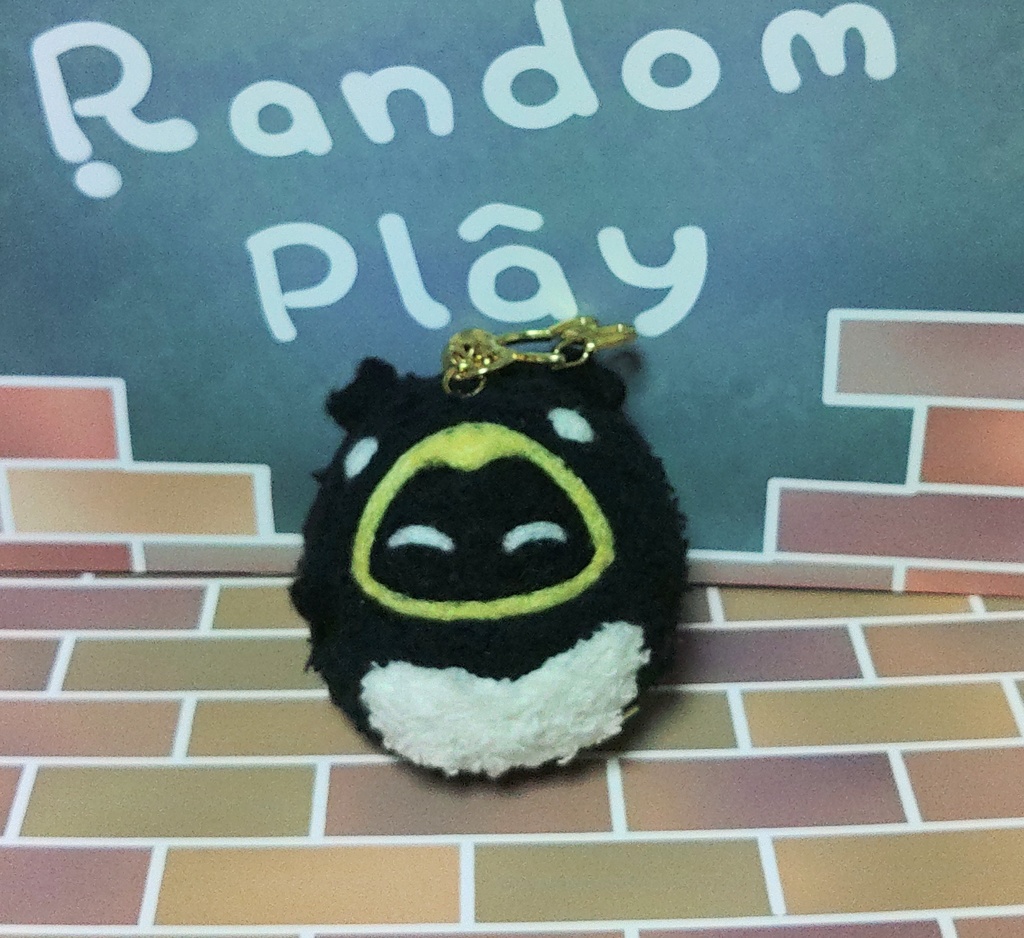 ふわふわペンギンボンプキーホルダー