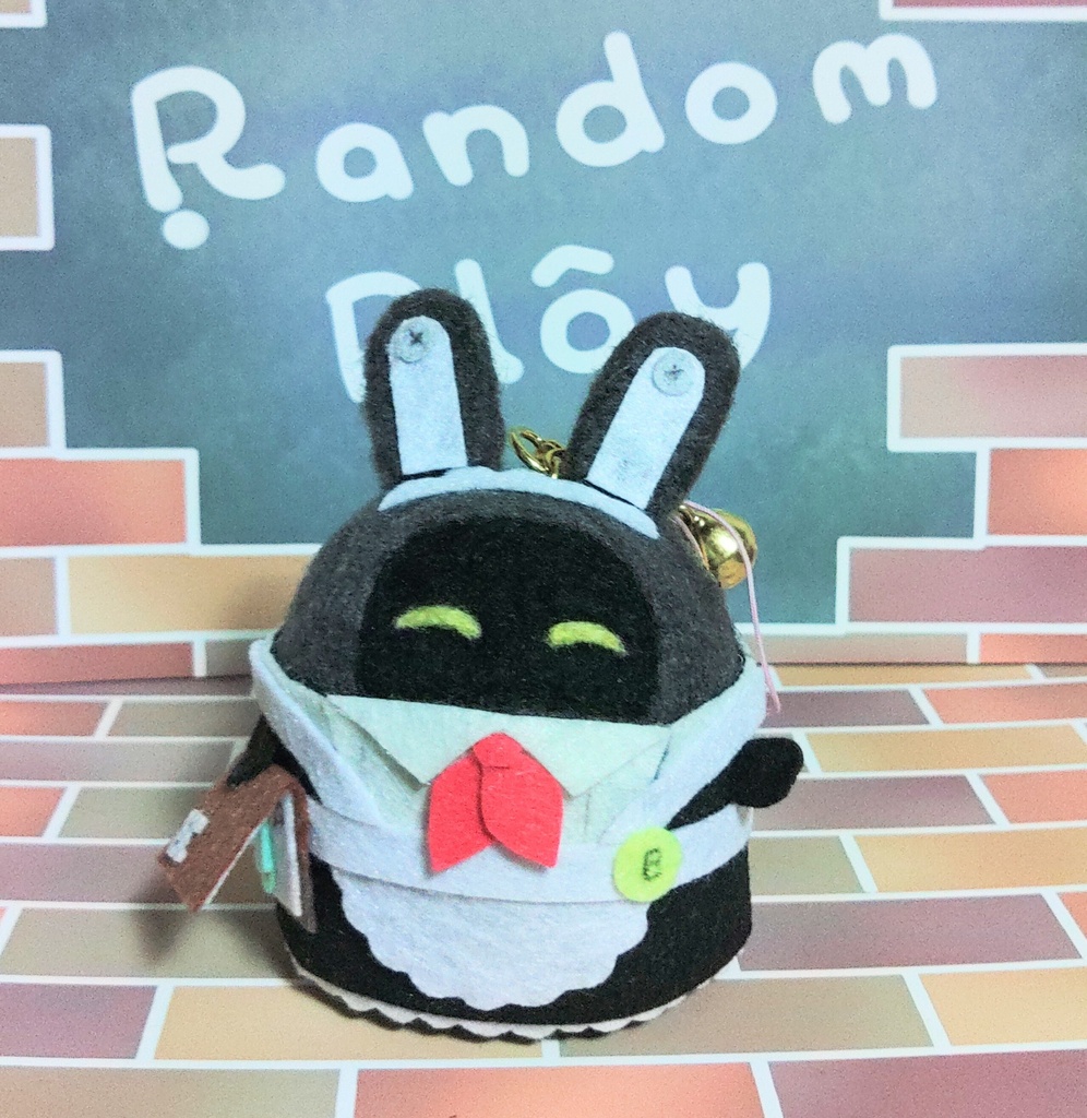 メイドボンプ　キーホルダー