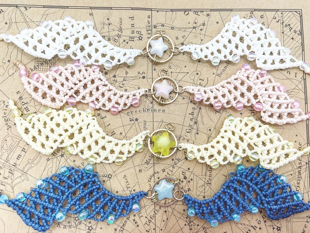 羽根のポニーフック付きマスクバンド