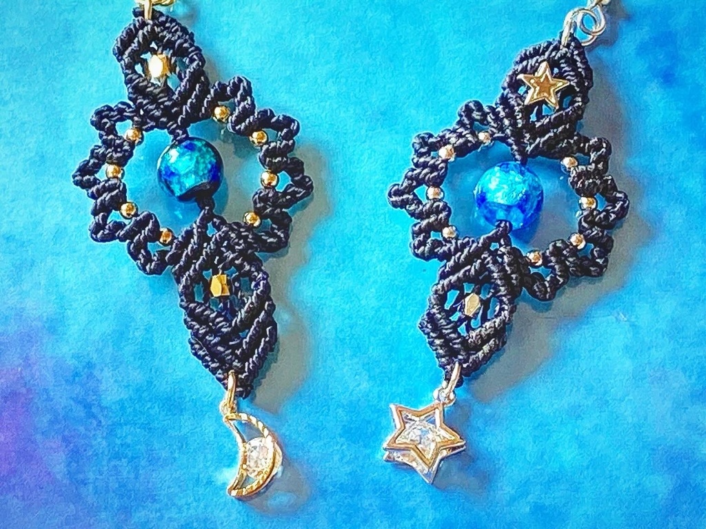 夜空のイヤーアクセサリー