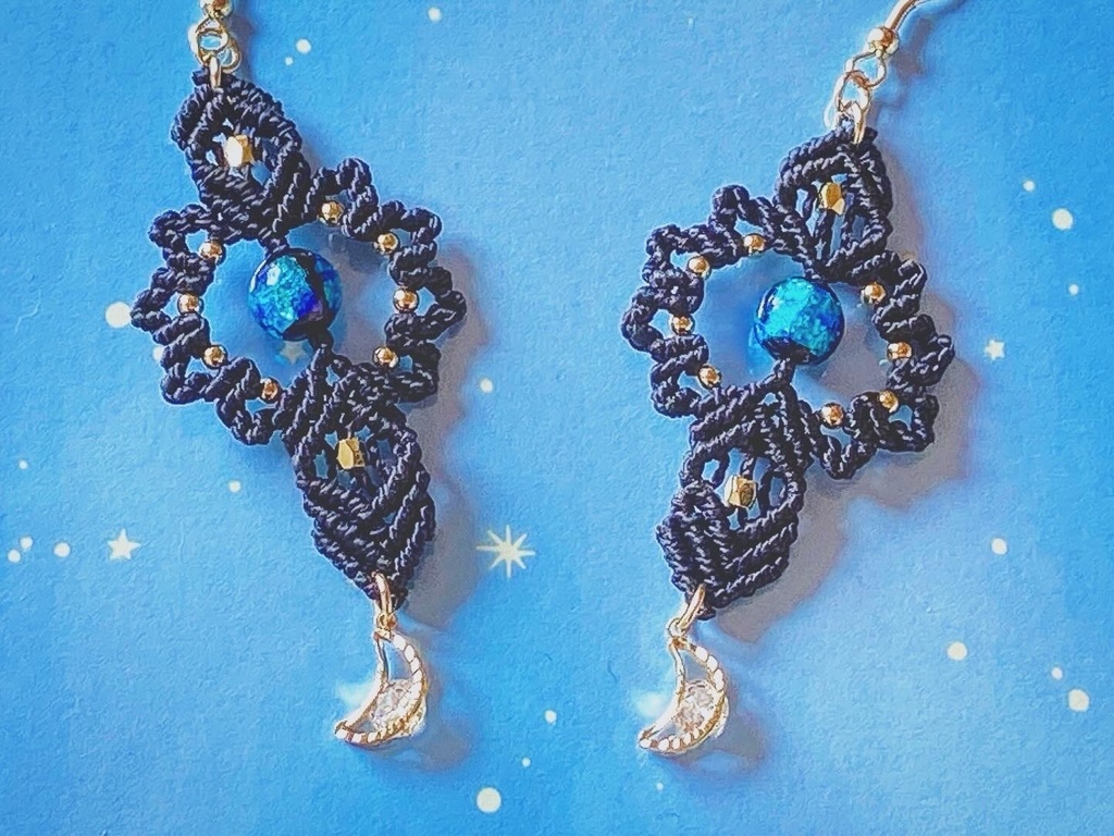 夜空のイヤーアクセサリー