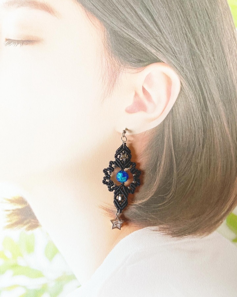 夜空のイヤーアクセサリー