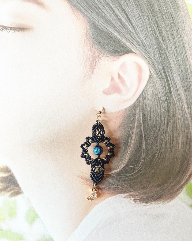 夜空のイヤーアクセサリー