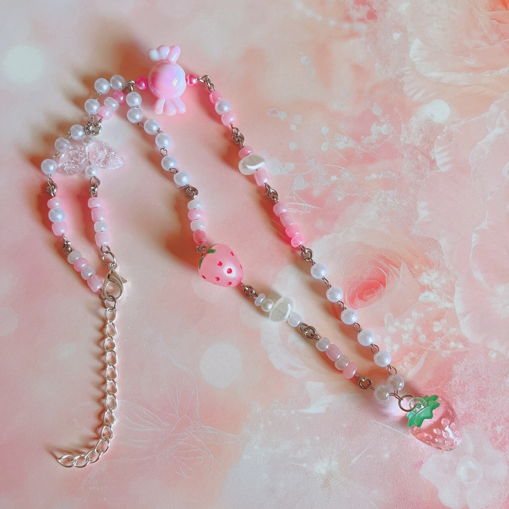 ✧*。かわいい苺のビーズネックレス✧*。 ピンク