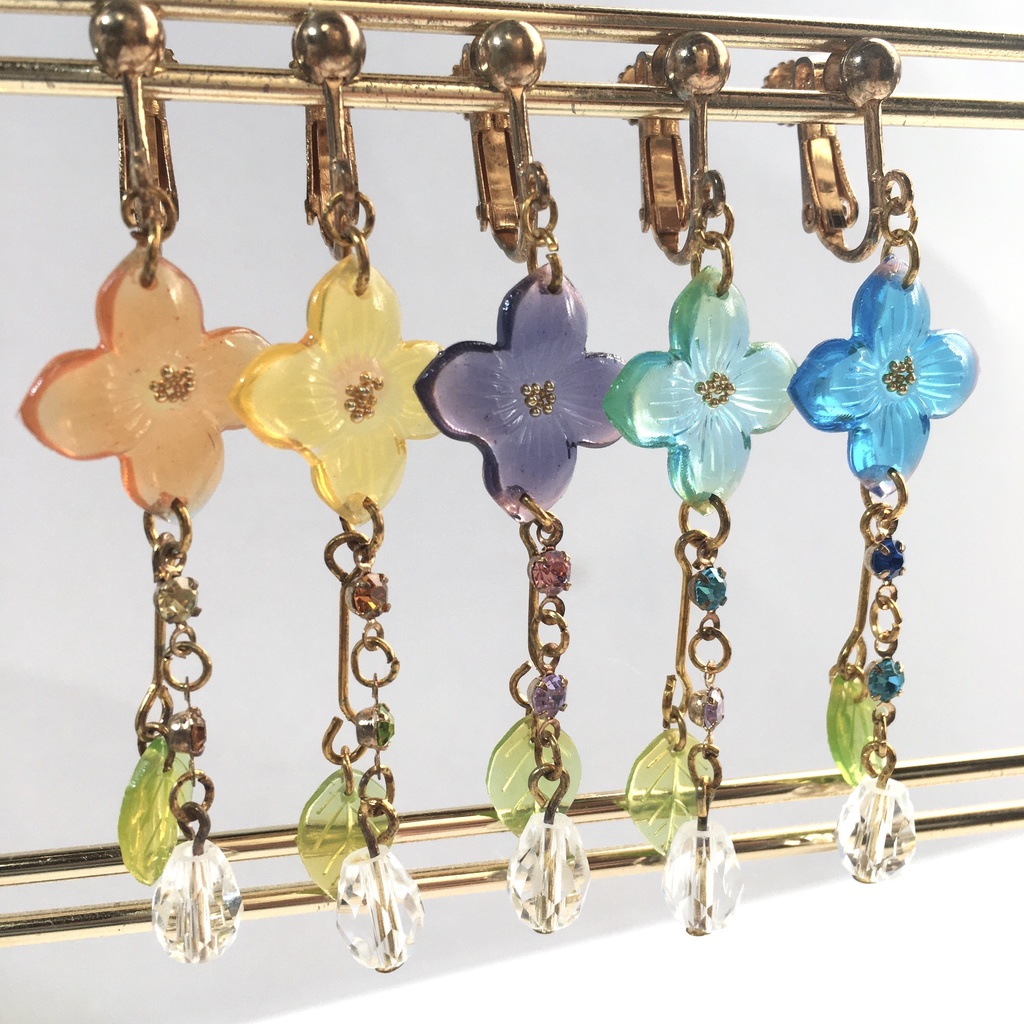 こぼれる花の雨露イヤリング・ピアス