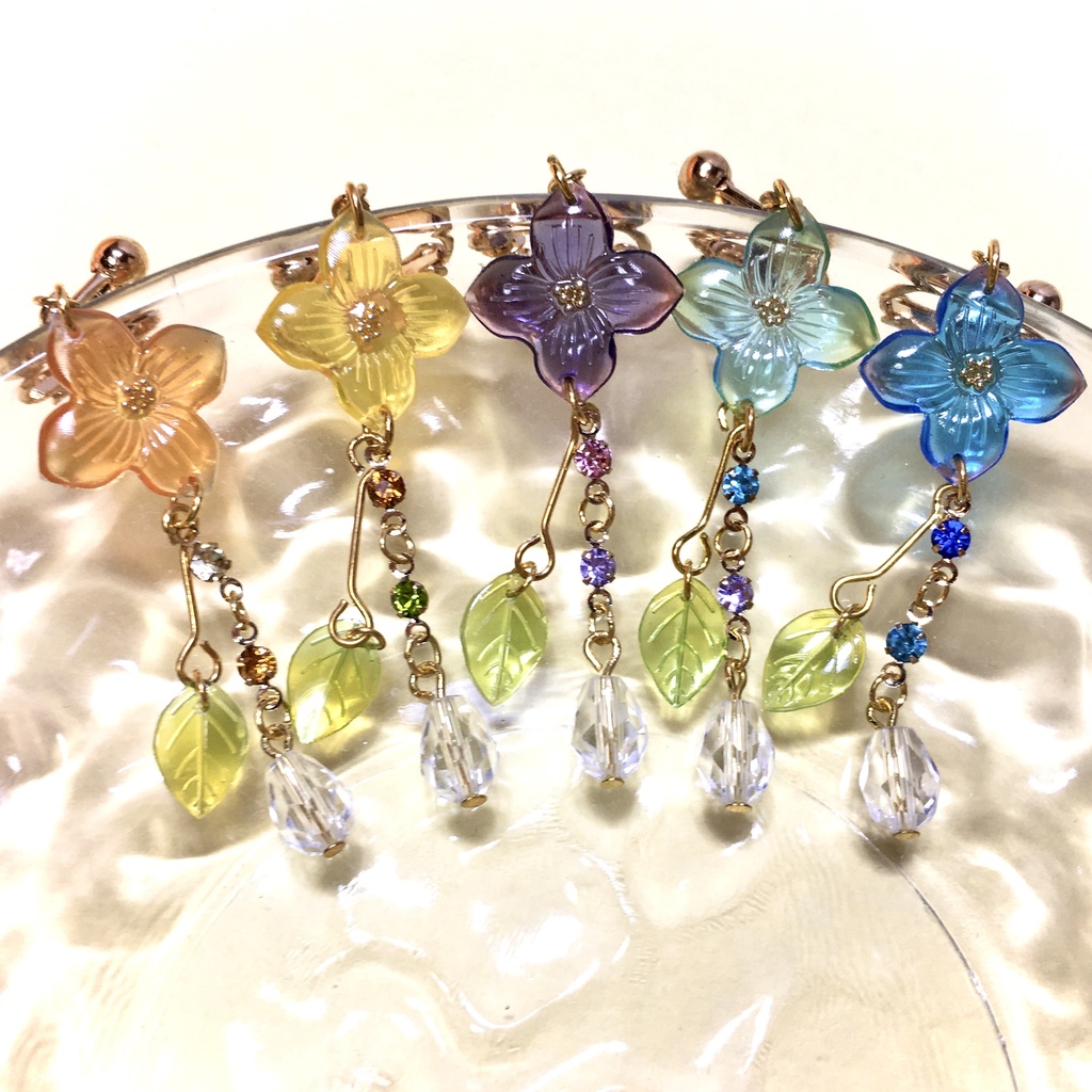 こぼれる花の雨露イヤリング・ピアス