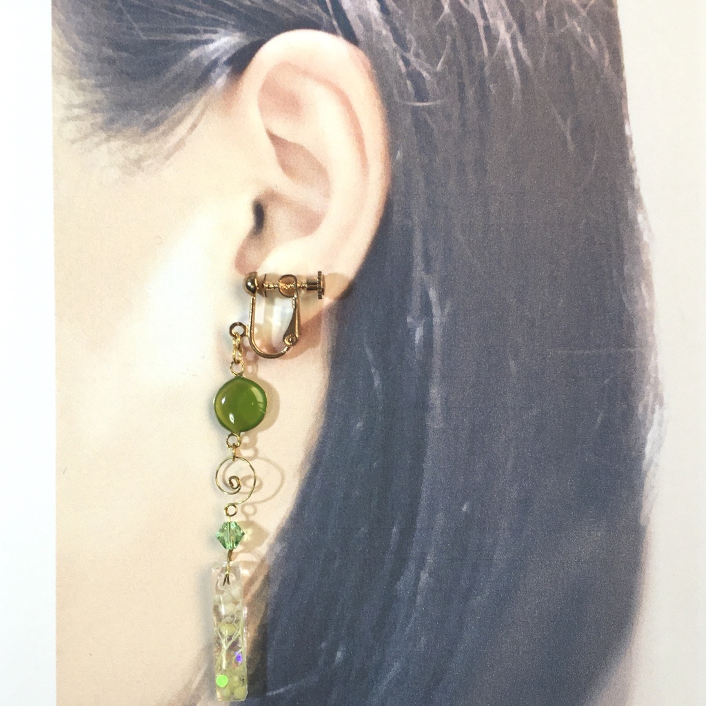 ゆれる若葉の香り イヤリング・ピアス