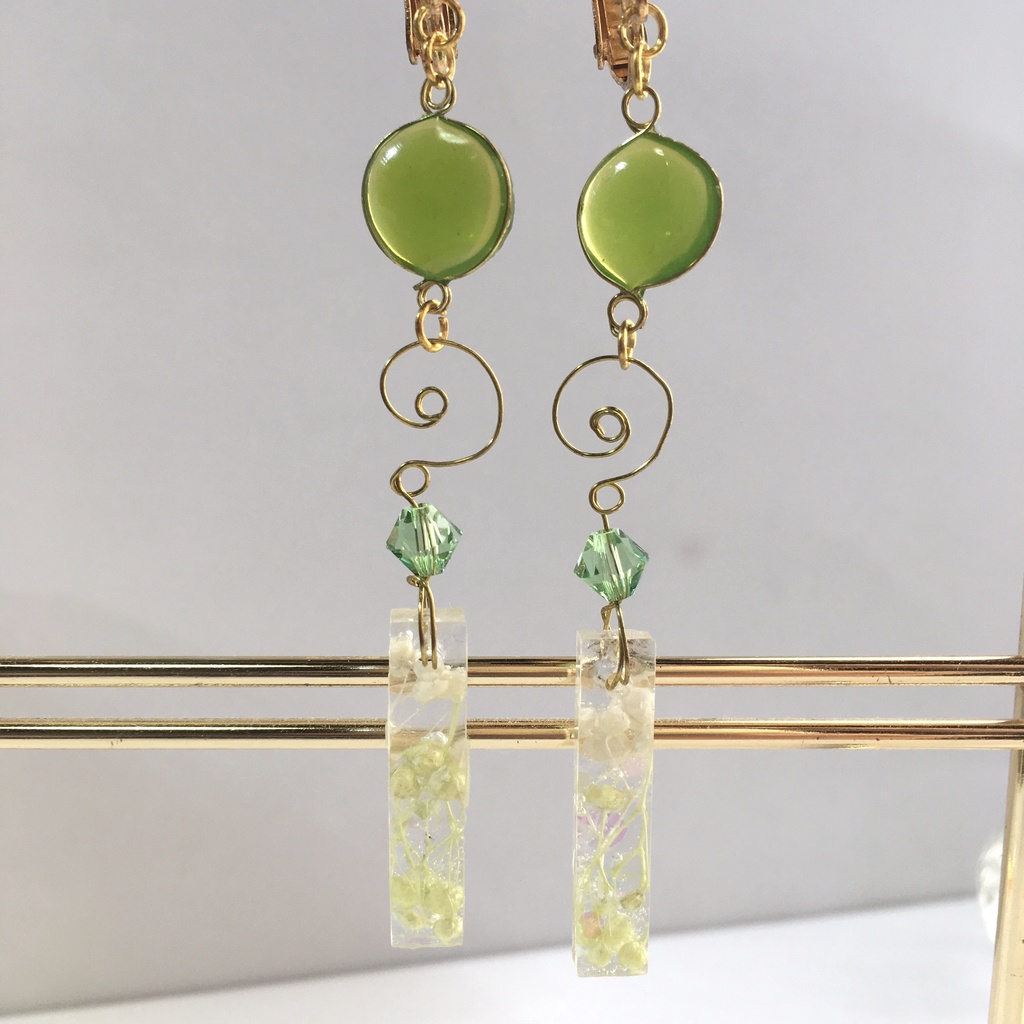 ゆれる若葉の香り イヤリング・ピアス