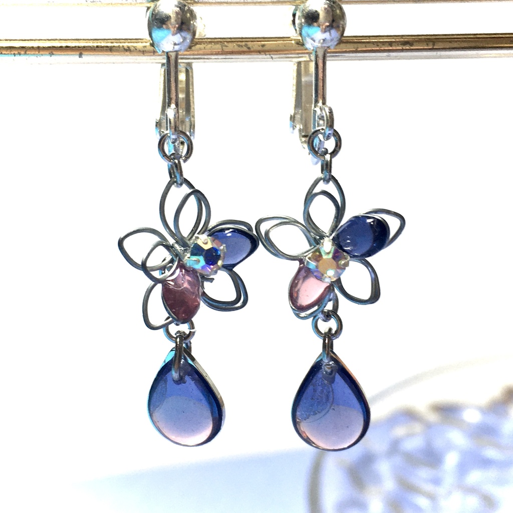 空色フラワーイヤリング・ピアス(宵・有明け)