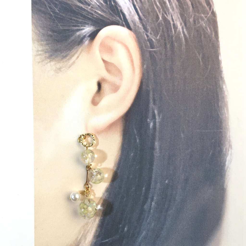 上品パールのかすみ玉イヤリング・ピアス 3連