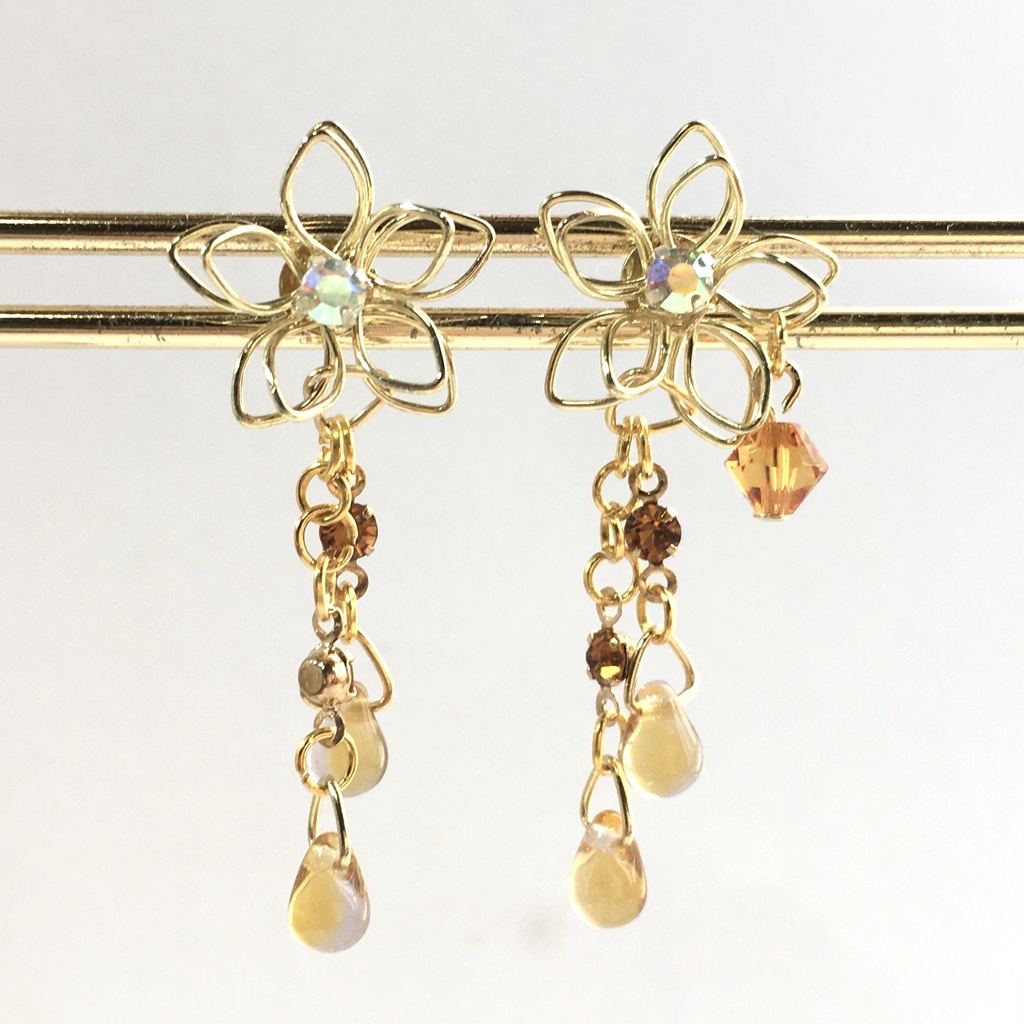 したたるシャンパンゴールド ピアス・イヤリング