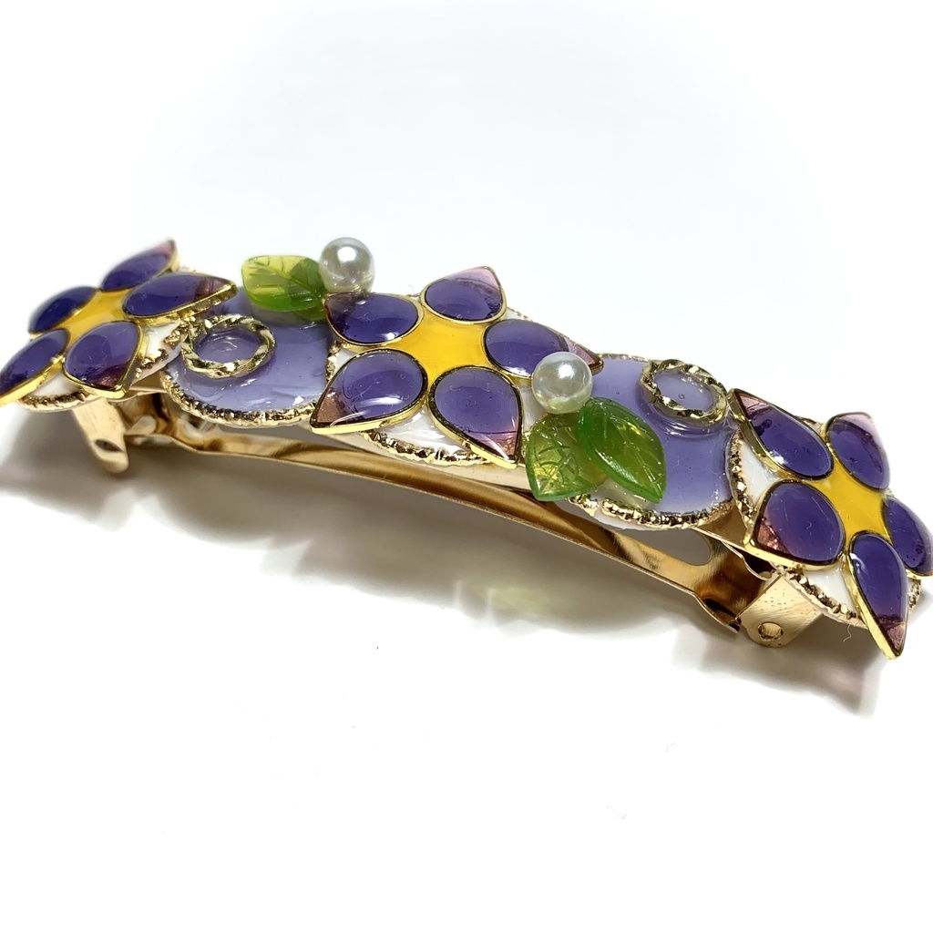 野に咲くスミレの丸バレッタ