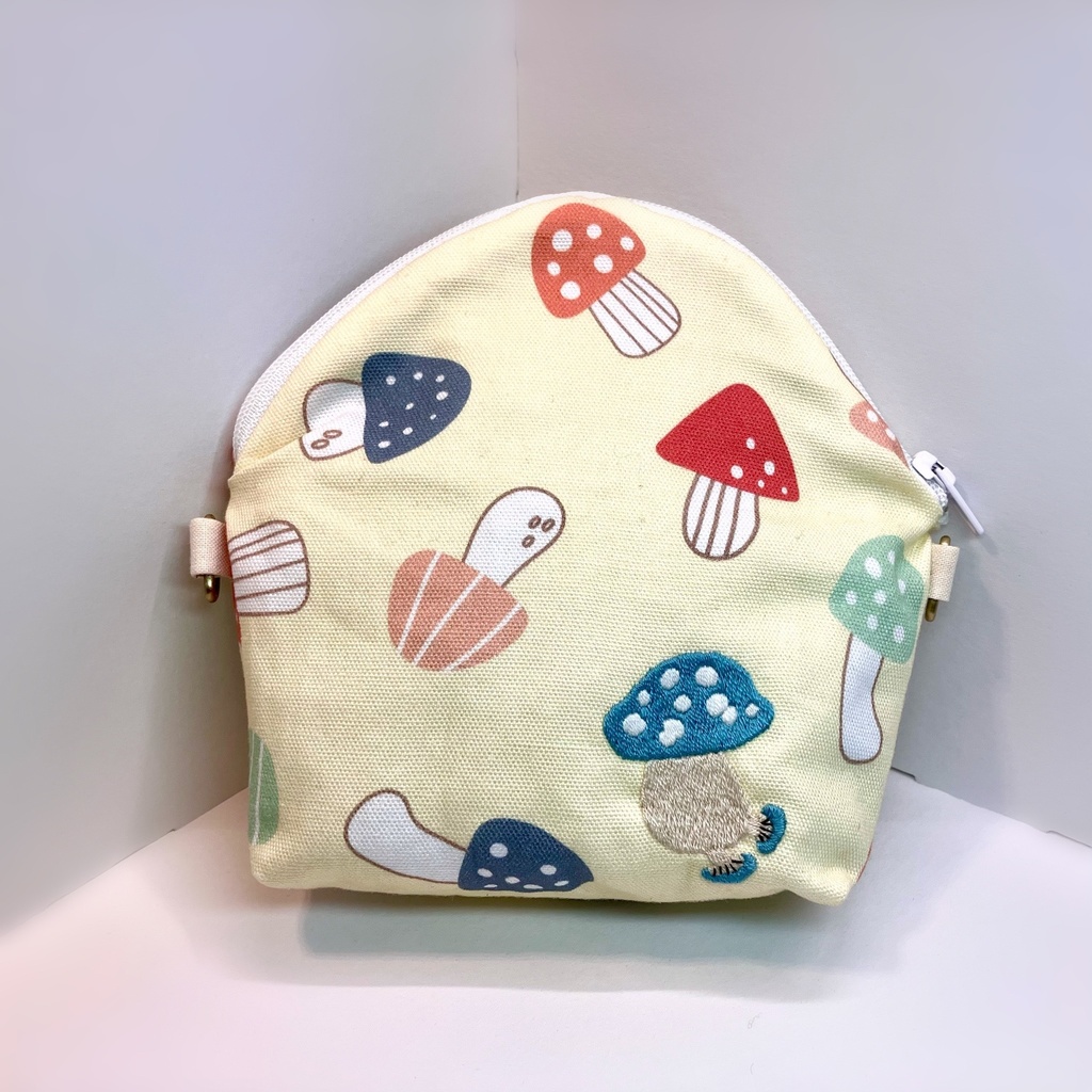 歩き茸の保冷ポーチ