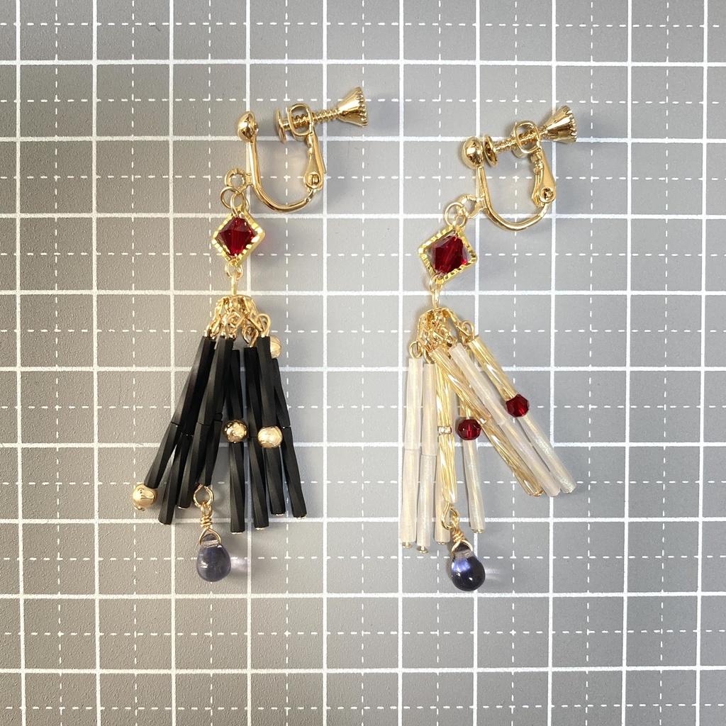 「親子」のビーズタッセルピアス / イヤリング