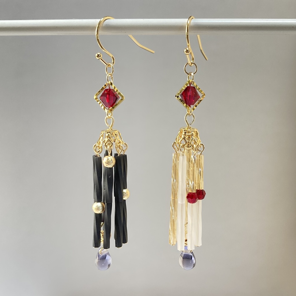 「親子」のビーズタッセルピアス / イヤリング