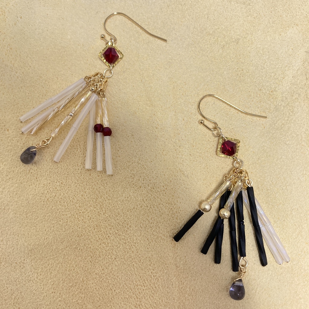 哪吒 ビーズタッセルピアス / イヤリング