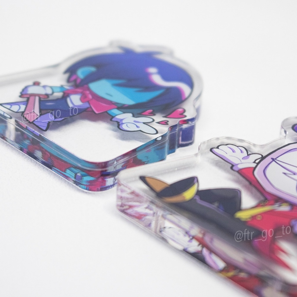 テナとクリスの自立するアクリルブロックスタンド 飯友