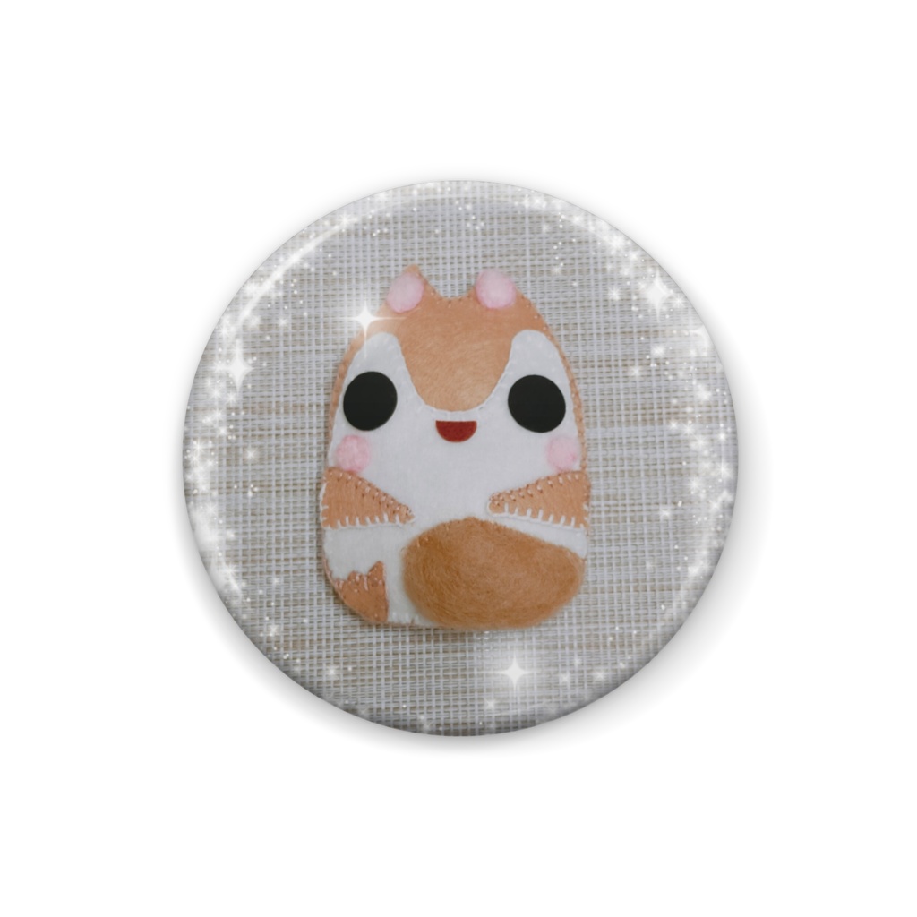 缶バッジ。 ✤picyamo*(ぴちゃモ。)(。•ө•。)があそんでつくったエゾモモンガふう。フェルトマスコットをプリントした作品商品。☆2点〜でもご購入可能☆