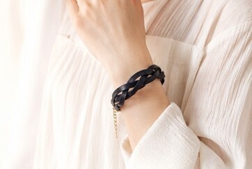 平紐カラフルレザーブレスレット（フリーサイズ）/お色組み合わせ指定ください