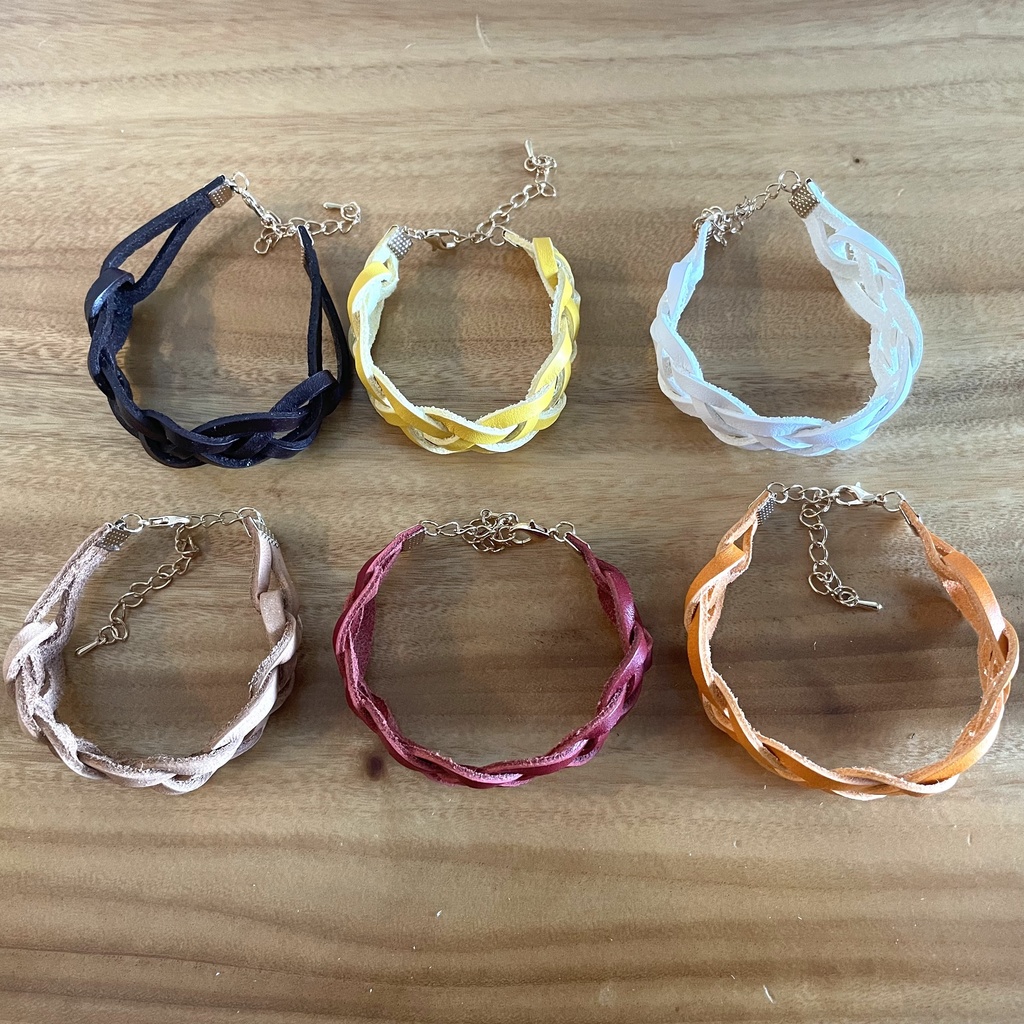 平紐カラフルレザーブレスレット(フリーサイズ)/お色組み合わせ指定ください