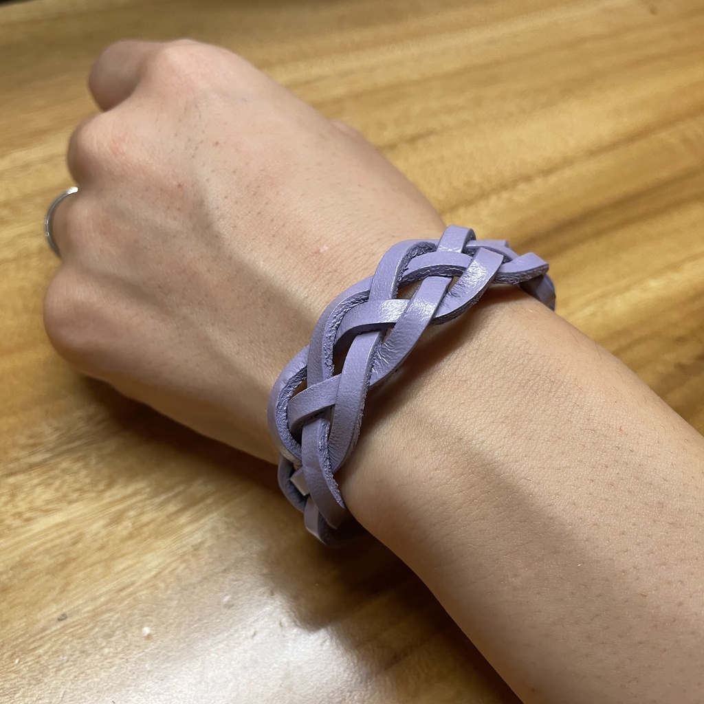 平紐カラフルレザーブレスレット(フリーサイズ)/お色組み合わせ指定ください