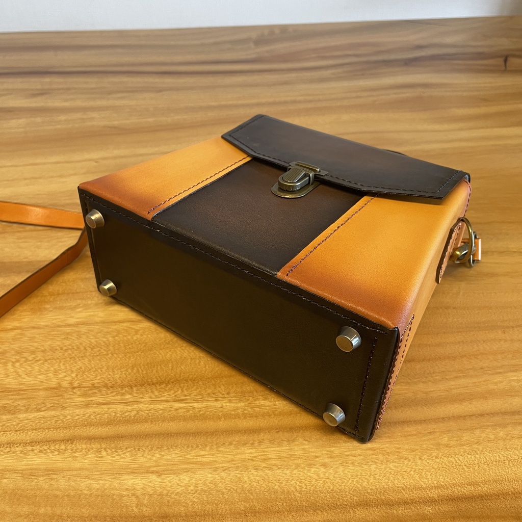 本革のミニハンドバッグ/ショルダーバッグ/バイカラー/セミオーダー・カラーリクエスト可