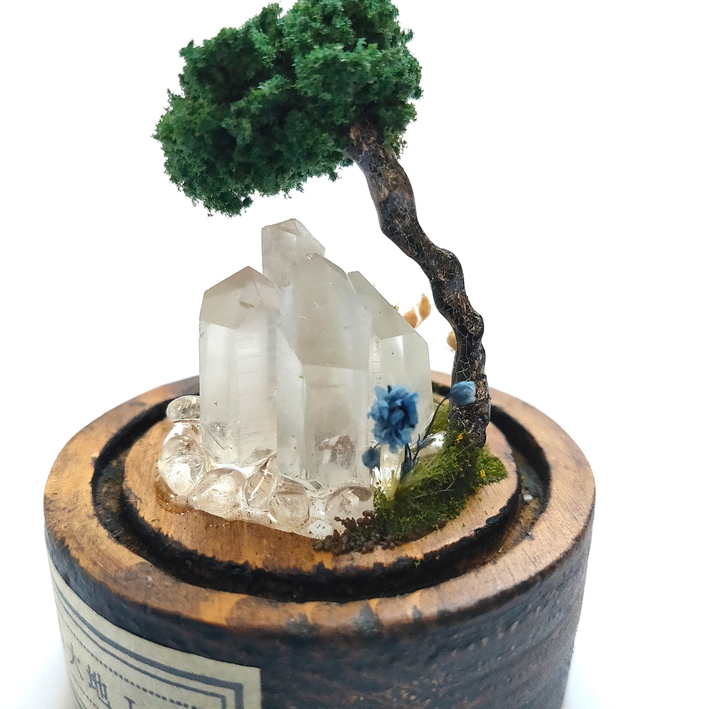 鉱物ランプ・水晶『結晶大地Ⅰ』小・レインボー点灯