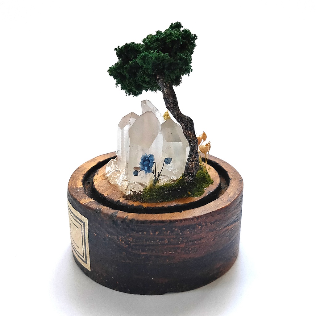 鉱物ランプ・水晶『結晶大地Ⅰ』小・レインボー点灯