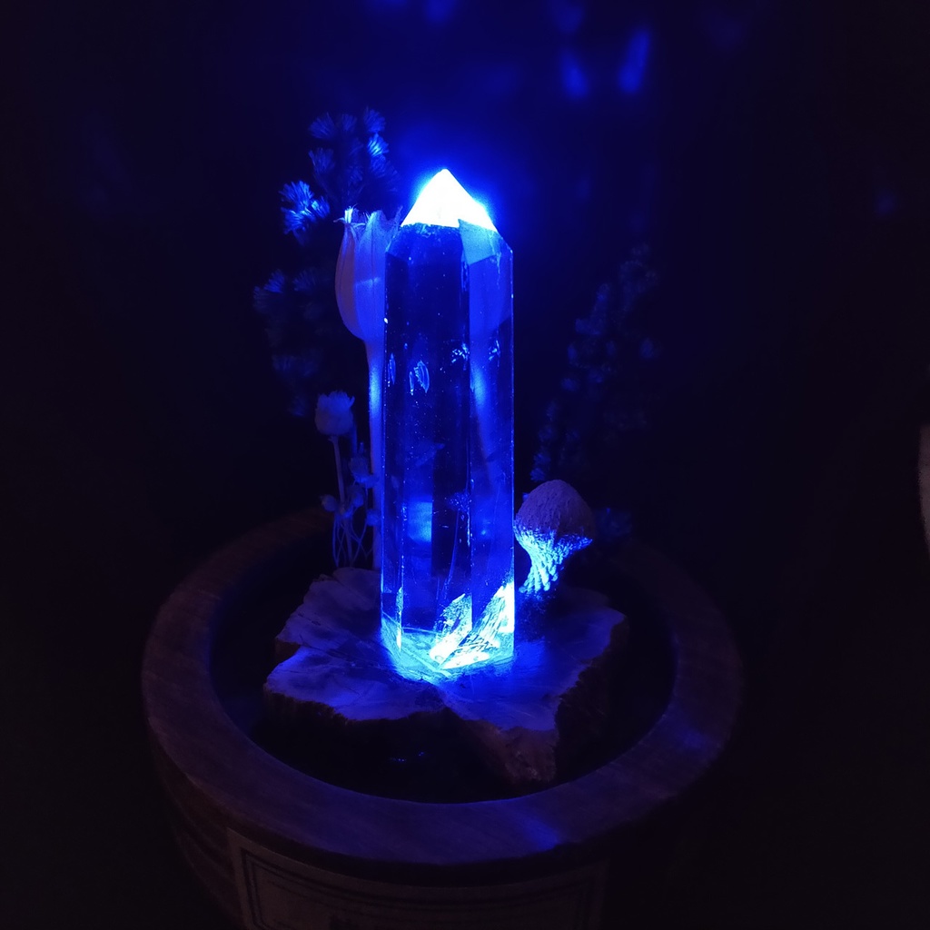 『結晶の森』中・鉱物ランプ・水晶・珪化木・10パターン切替点灯