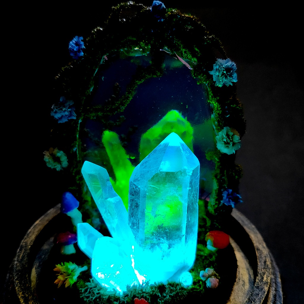 鉱物ランプ『結晶世界への入り口』中・水晶・リモコン切替点灯