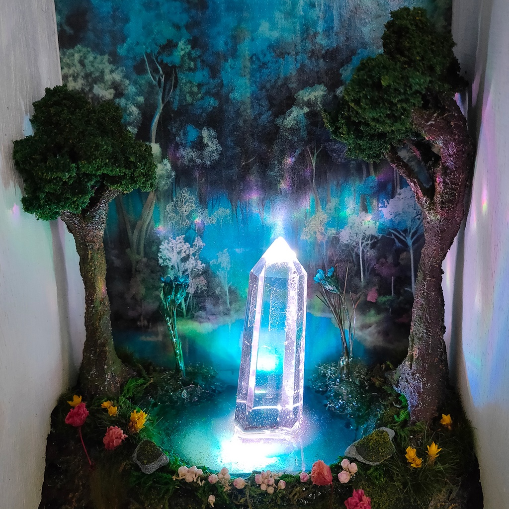 鉱物ランプ・箱型『結晶の森の泉』水晶・リモコン切替点灯