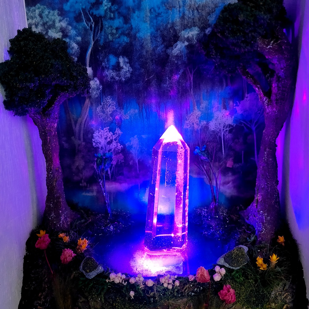 鉱物ランプ・箱型『結晶の森の泉』水晶・リモコン切替点灯