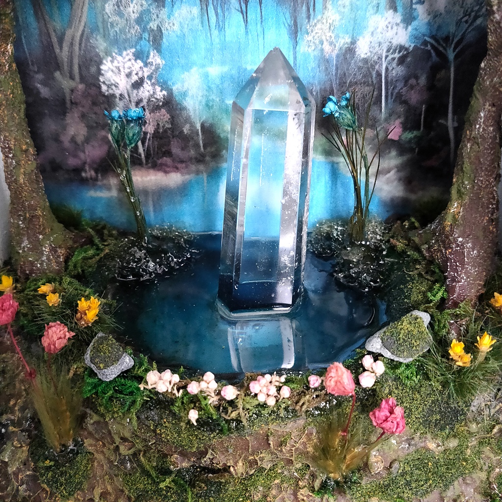 鉱物ランプ・箱型『結晶の森の泉』水晶・リモコン切替点灯