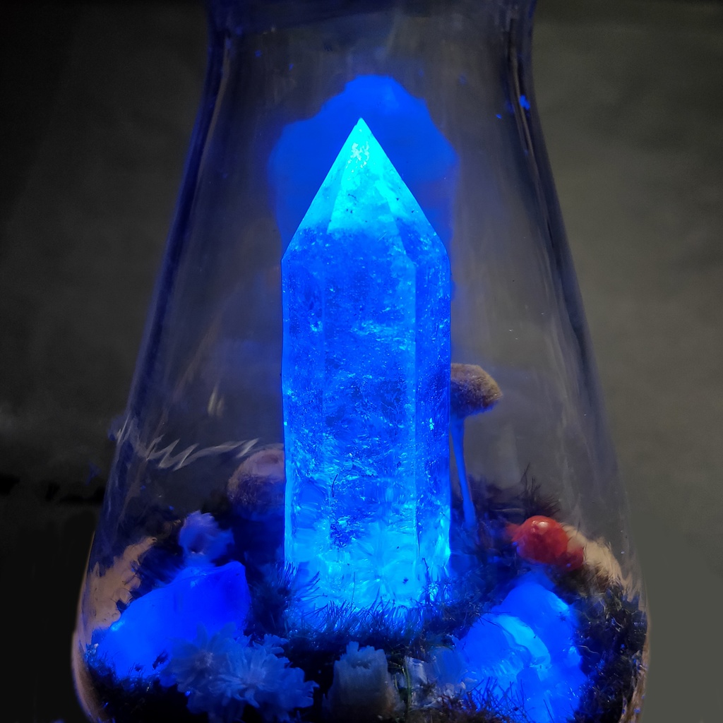鉱物ランプ『森に隠された洞窟』キノコ型・水晶・USB給電リモコン切替点灯