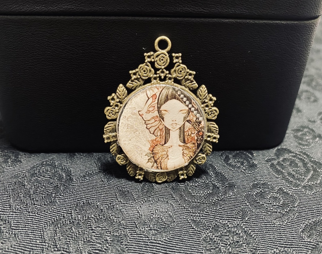 レジンアクセサリーlot.B.1 鳴夜月