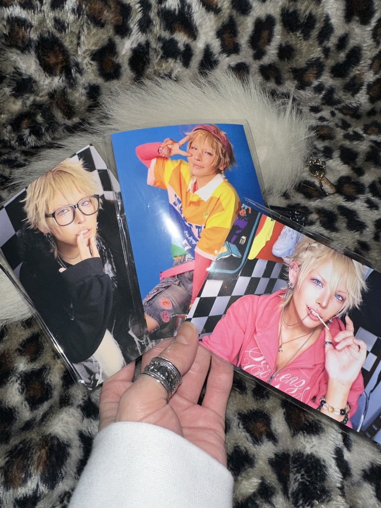 【撮り下ろし】直筆サイン入り❣️ブロマイド3枚セット(A,B,C)