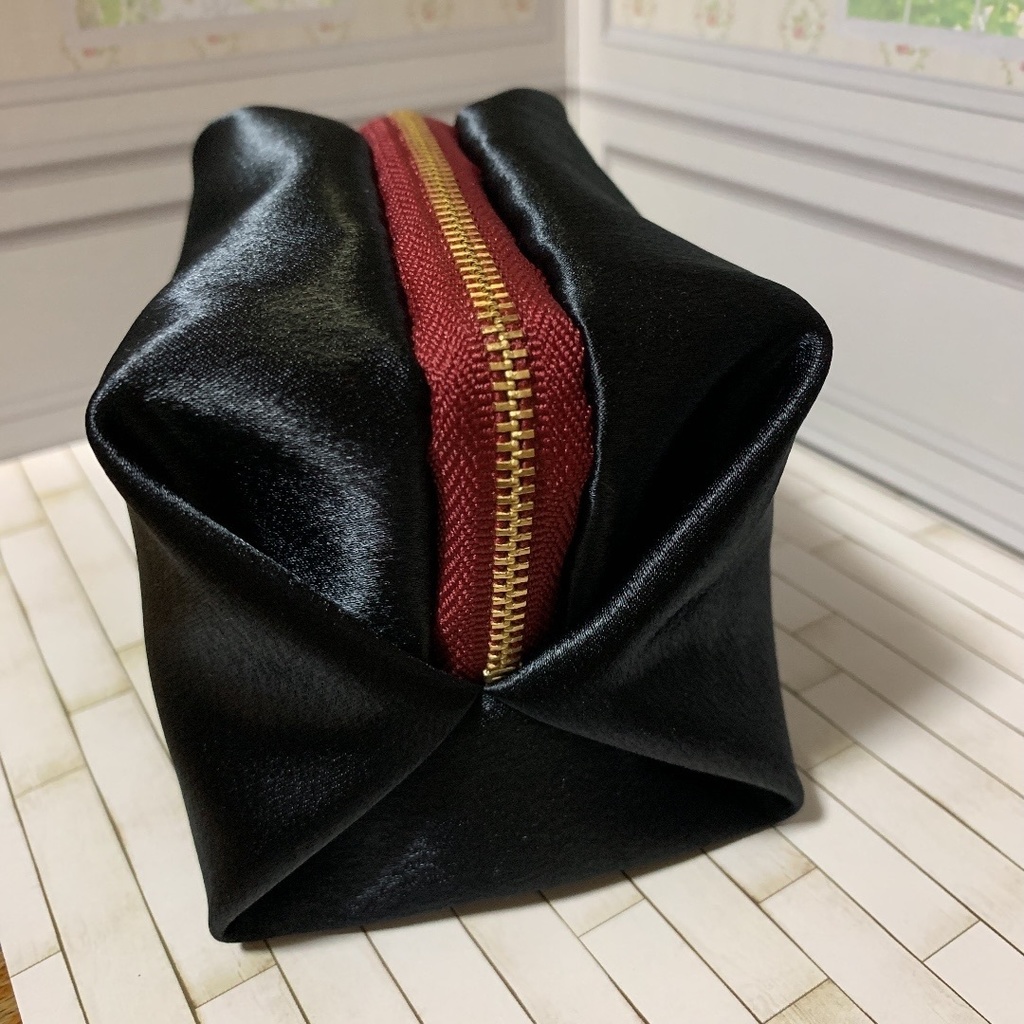 ヒプノシスマイク MTC 入間銃兎 キャラメルポーチ