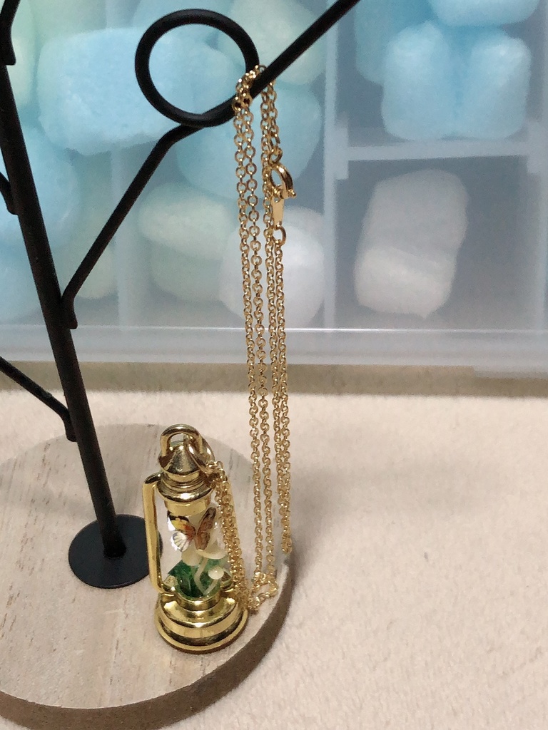 鉱石ランタン風ネックレス