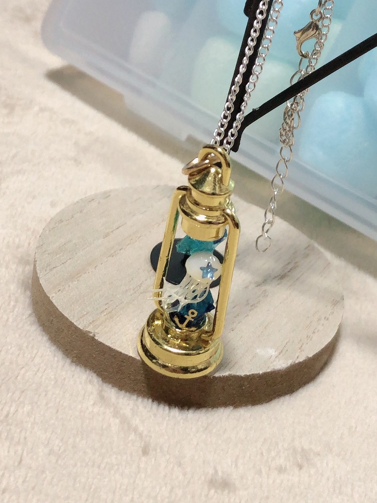 鉱石ランタン風ネックレス