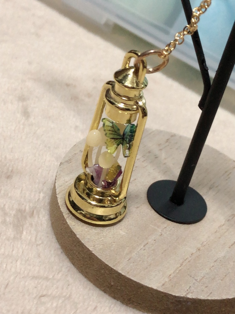 鉱石ランタン風ネックレス