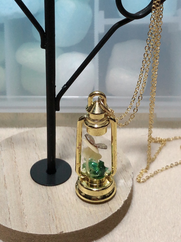 鉱石ランタン風ネックレス