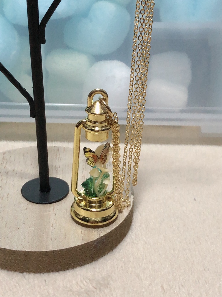 鉱石ランタン風ネックレス