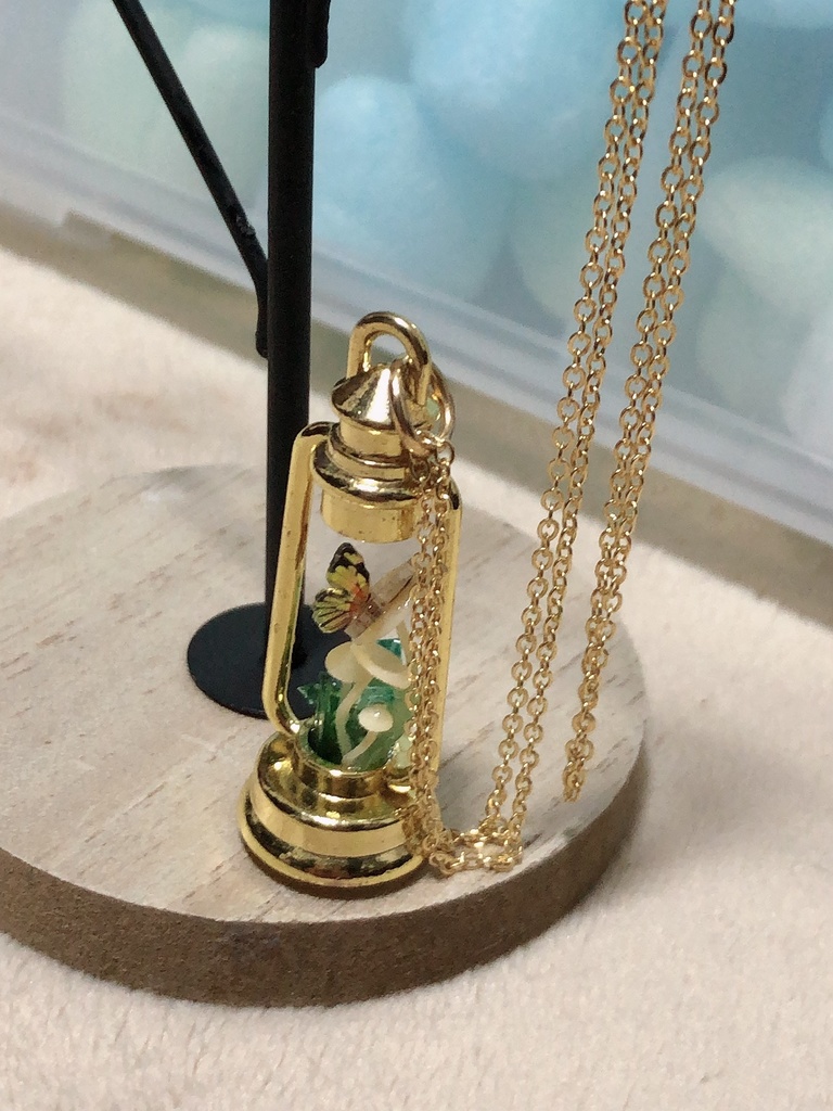 鉱石ランタン風ネックレス