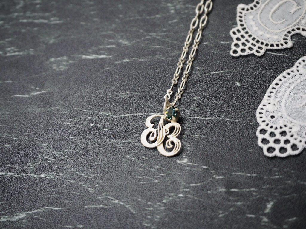 ダブルイニシャルペンダント