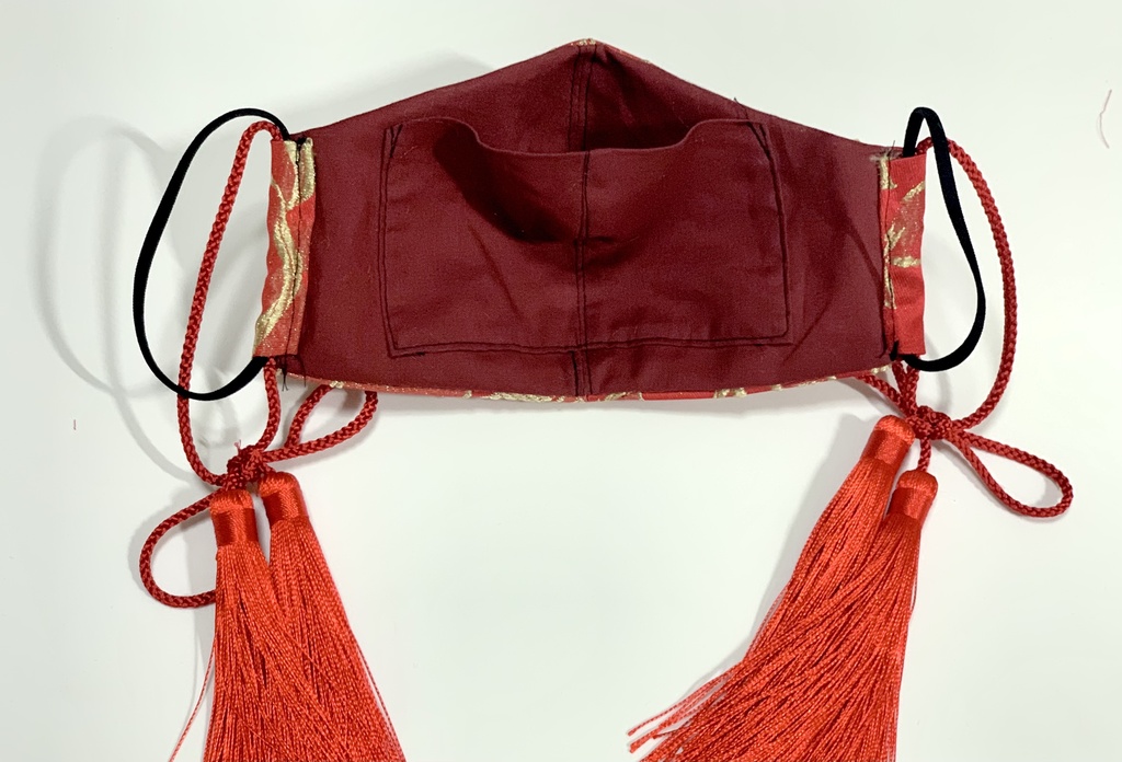 ❣️Xmas &年末限定❣️個性的👗立体布マスク【シート入れポケット付き】