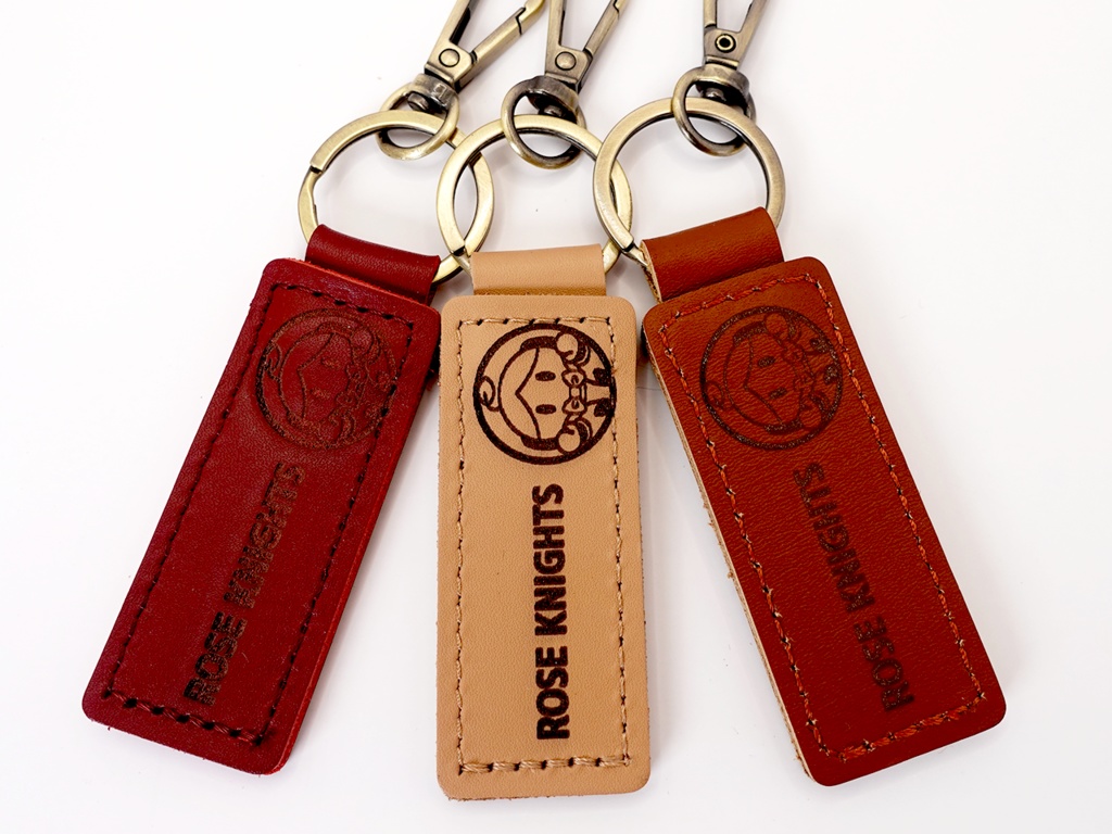 【非公式】ホロリス本革キーホルダー_アキ・ローゼンタール(ロゼ隊)