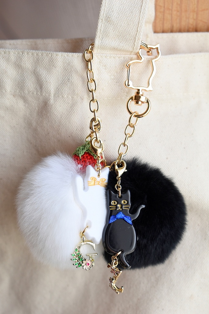 白猫と黒猫のバッグチャーム