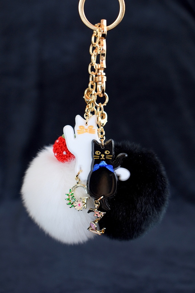 白猫と黒猫のバッグチャーム