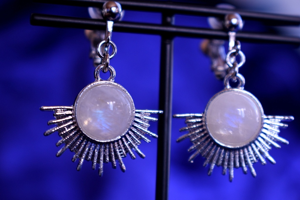 夜明けのイヤリング