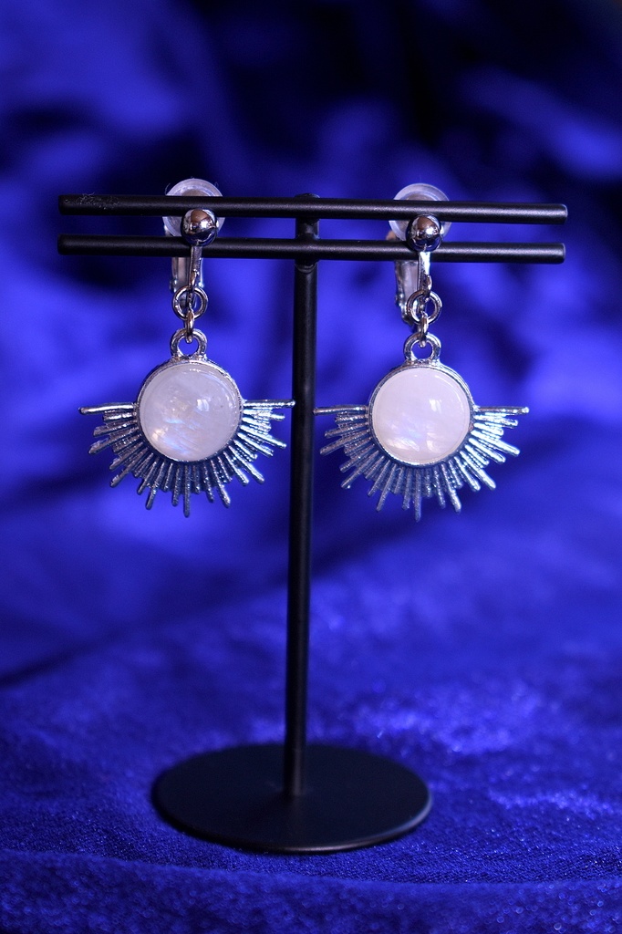 夜明けのイヤリング